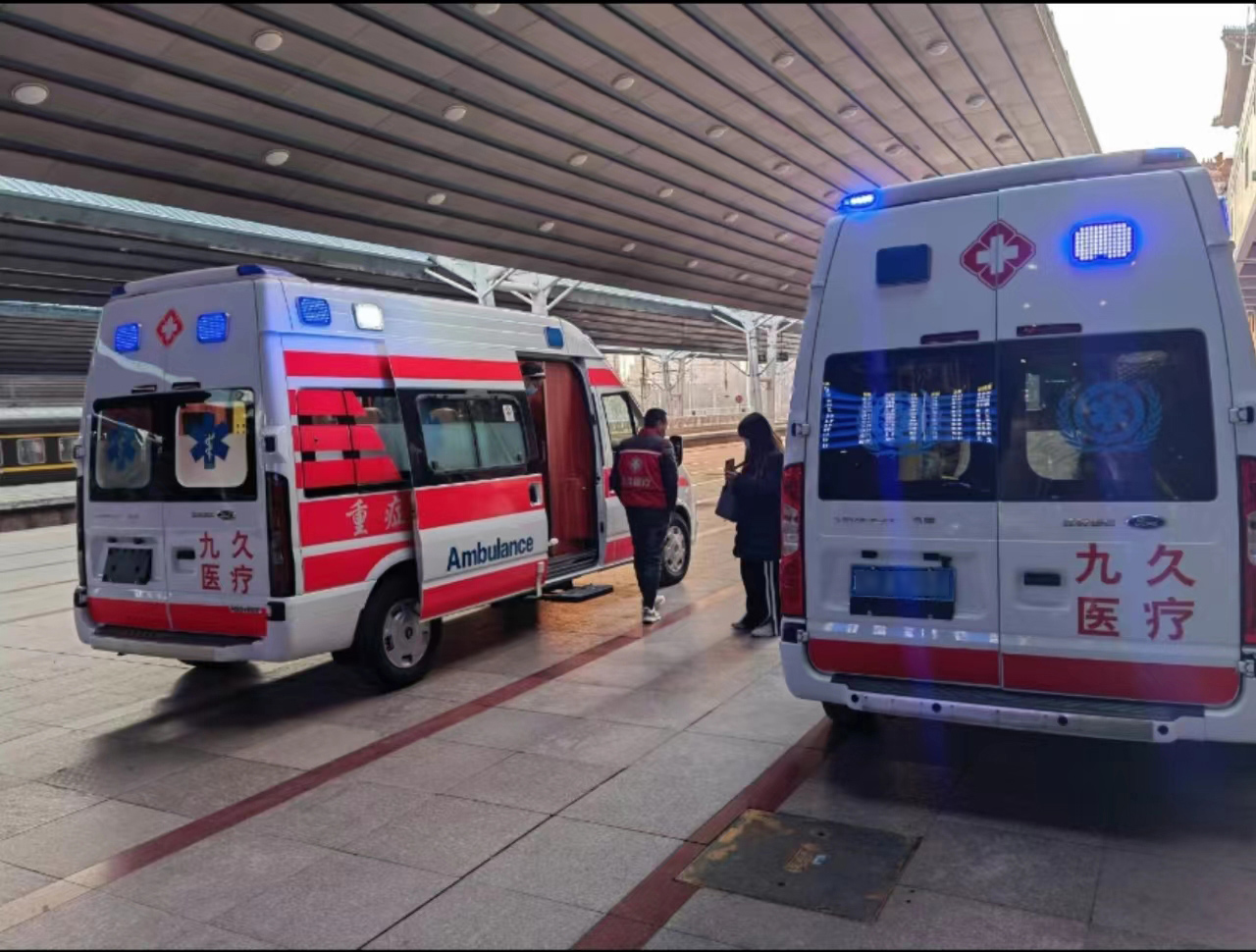 佳县救护车长途转运